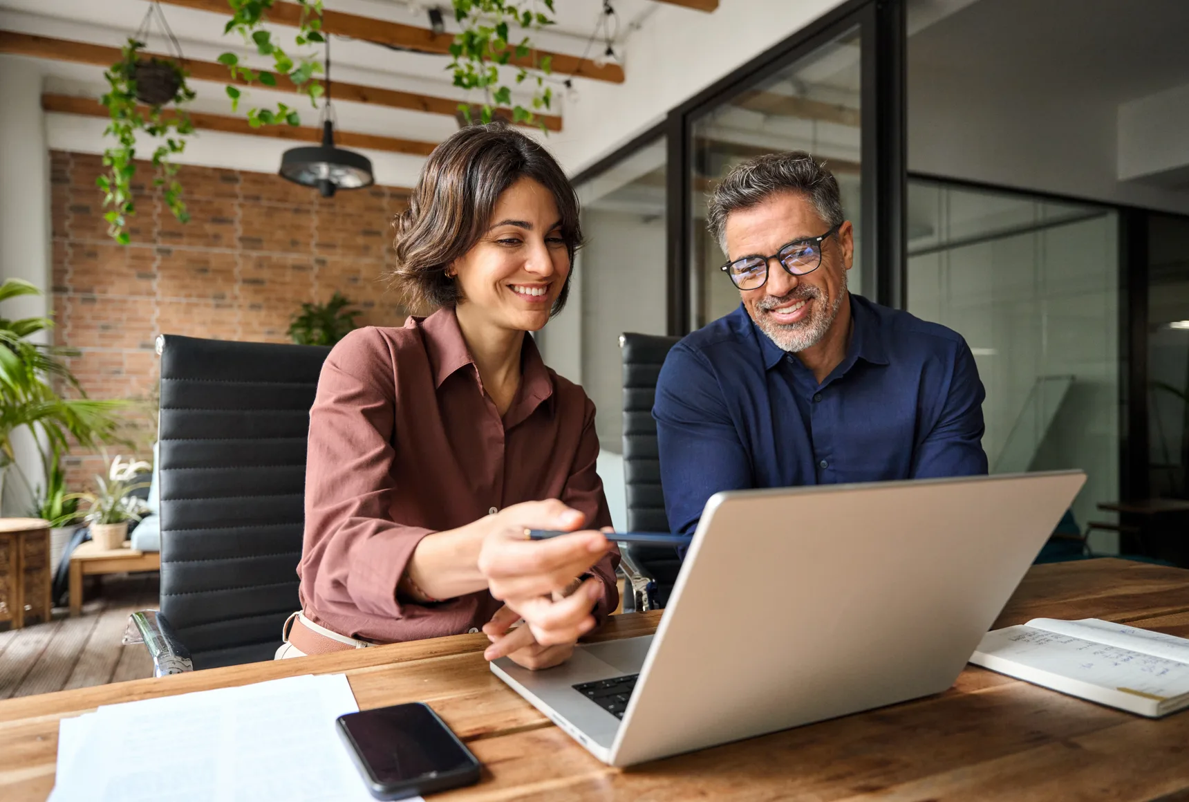 Analyst-supported operational analysis